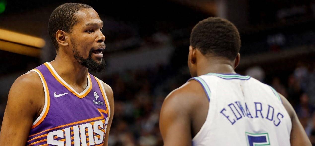 包含刚刚！窗口期明尼苏达森林狼调整名单以备全明星赛清晨菲尼克斯太阳队长鼓劲，今晚费耶诺德调整名单的词条